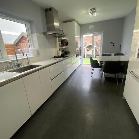 Private Rooms In Excellent Family House ,Zone 2 Londra Dış mekan fotoğraf