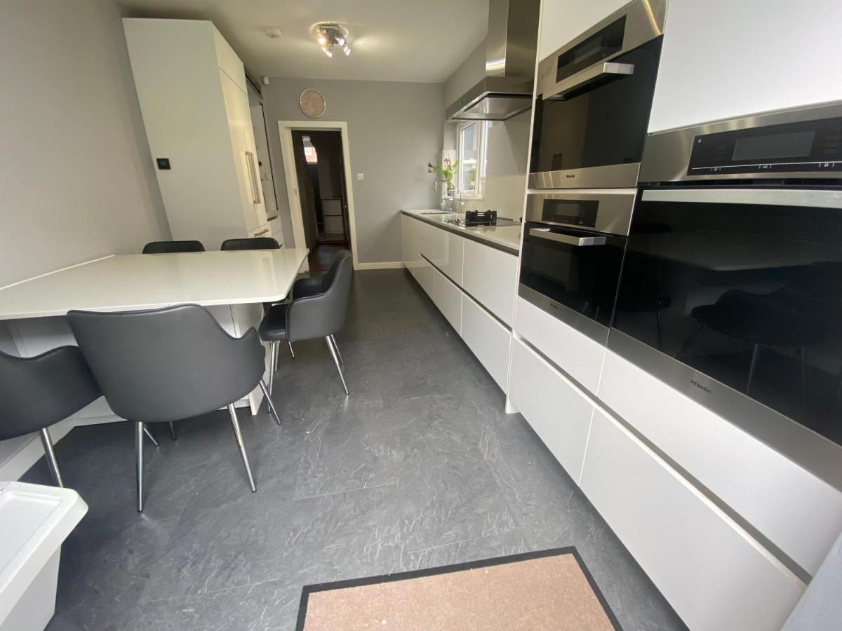 Private Rooms In Excellent Family House ,Zone 2 Londra Dış mekan fotoğraf